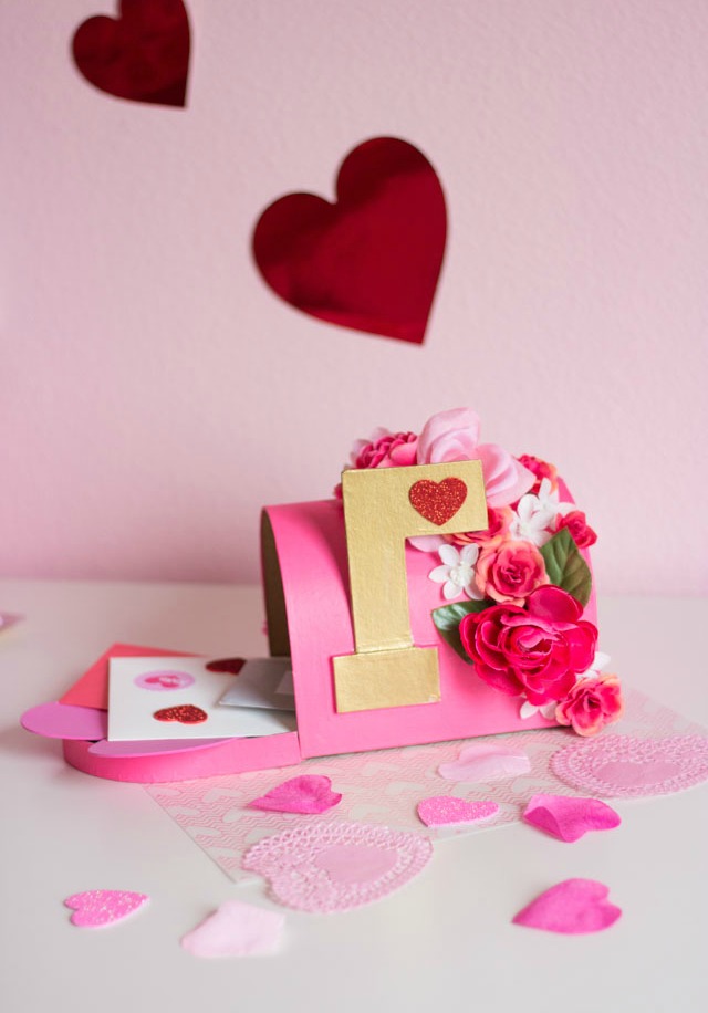 DIY Floral Valentine’s Day Mailbox