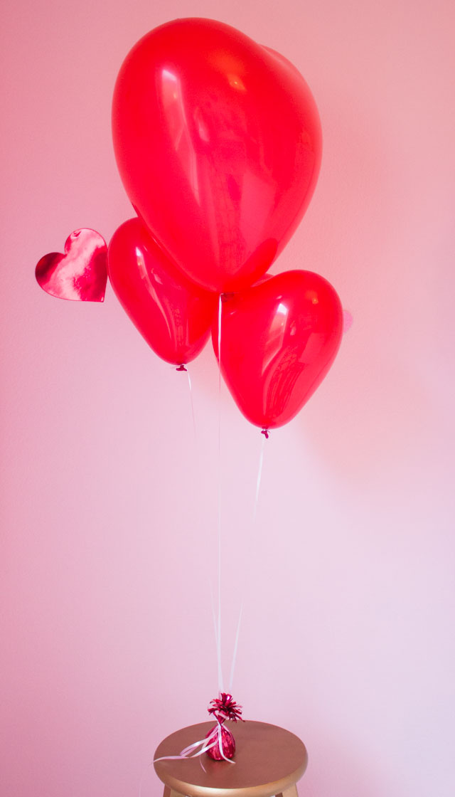 How to make Valentine's Day heart doily balloons!