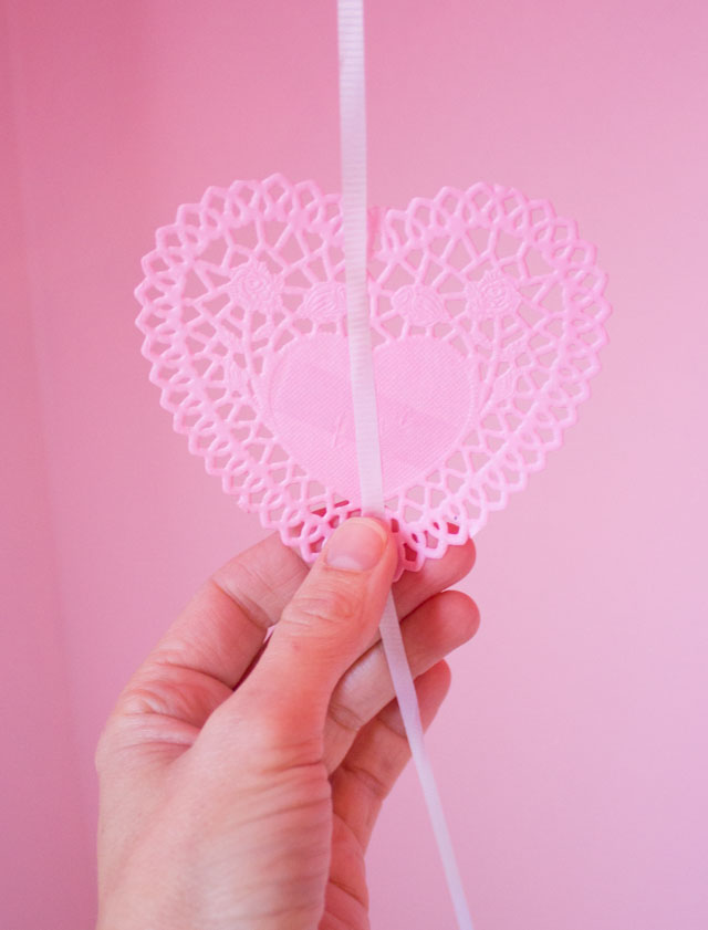 How to make Valentine's Day heart doily balloons!