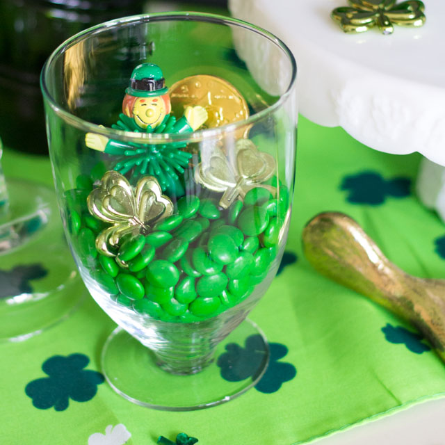 Simple St. Patricks Day craft idea - make a terrarium!