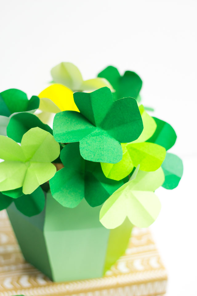 How to make paper shamrocks - so easy!