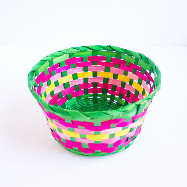 How to make colorful storage containers from Easter baskets!