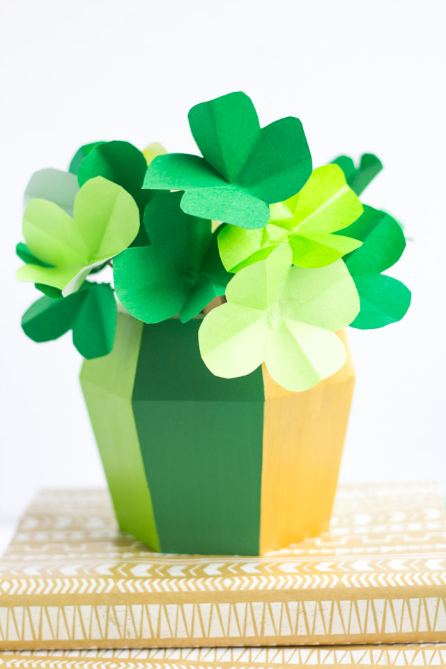 How to make paper shamrocks for St. Patrick's Day - so simple with this tutorial!