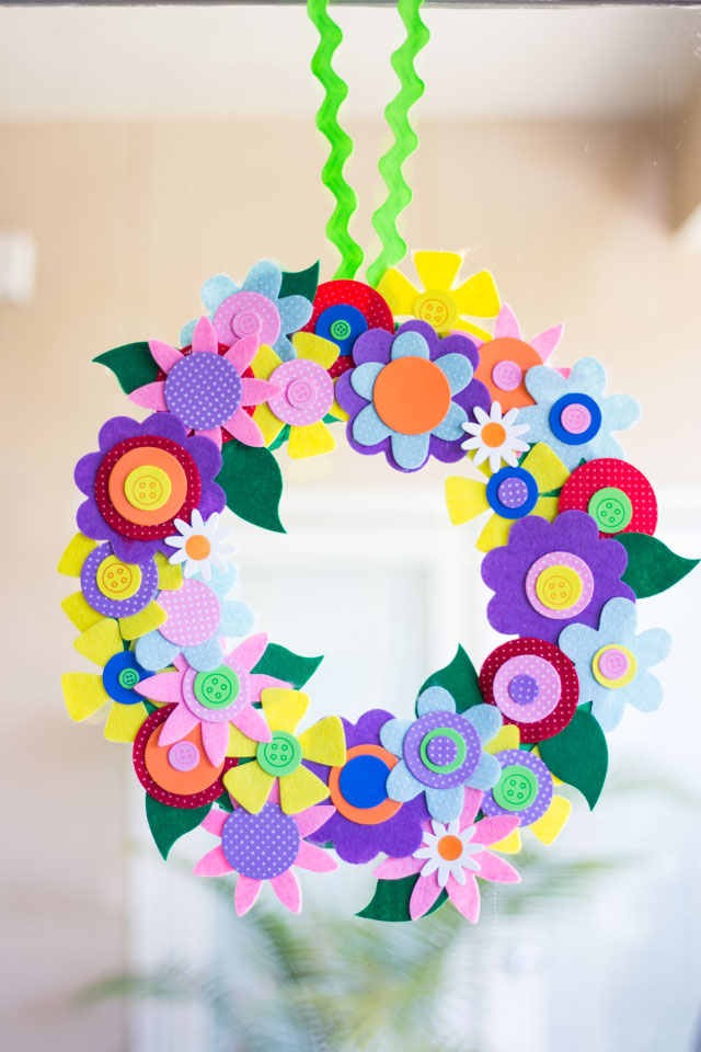Make this pretty spring wreath from precut felt and foam flowers!