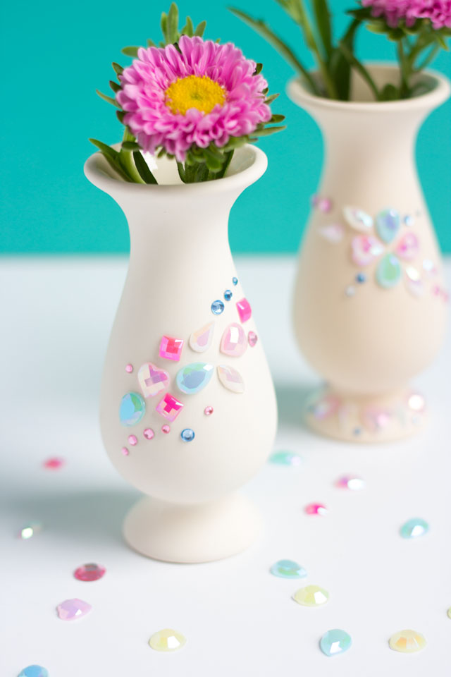 Decorate vases with peel-and-stick rhinestone jewels for a simple kids craft!