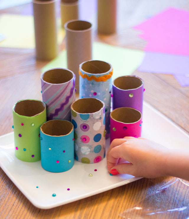 How to make a toilet paper roll desk organizer - such a fun kids craft idea!