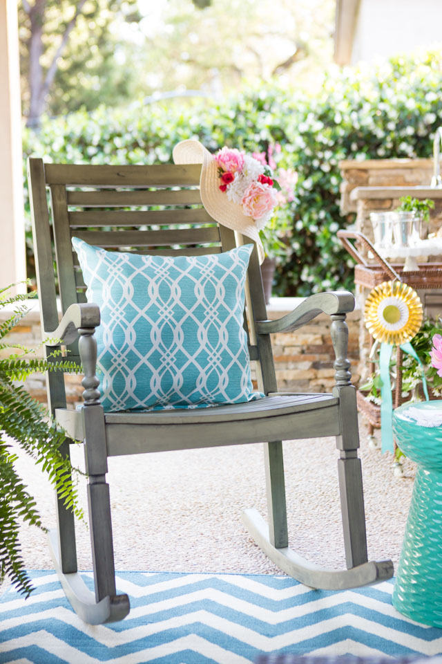 Host your own Kentucky Derby viewing party with these simple entertaining and decor ideas!