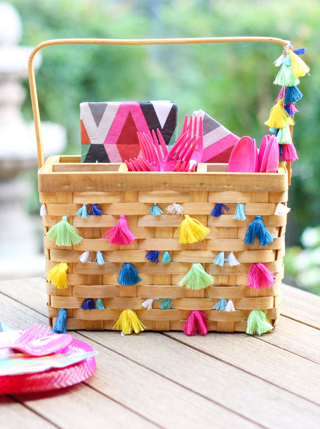 Tassel Decorated DIY Picnic Caddy