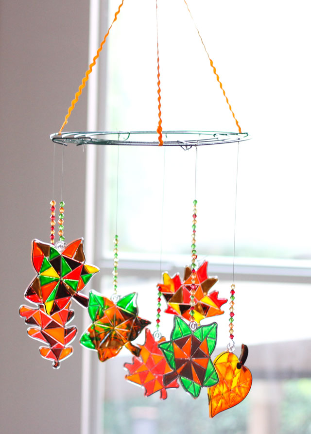 How to Make a Suncatcher Leaf Craft