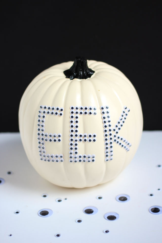 How to make googly eye Halloween pumpkins