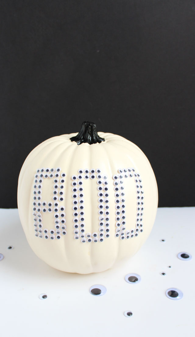 Make these fun googly eye pumpkins in minutes with EEK and BOO stickers!