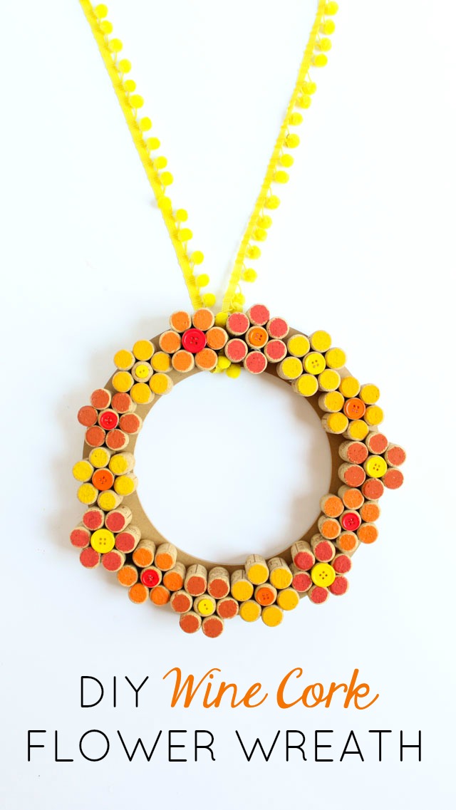 Turn your wine corks into a pretty fall flower wreath! Turn your wine corks into a pretty fall flower wreath!
