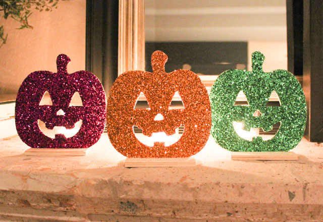 Pretty DIY Halloween pumpkin lights!