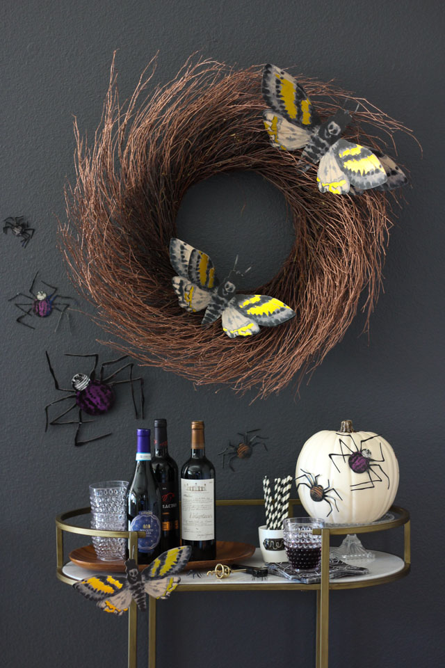 Create a bug-filled bar cart for your Halloween party! Create a bug-filled bar cart for your Halloween party!
