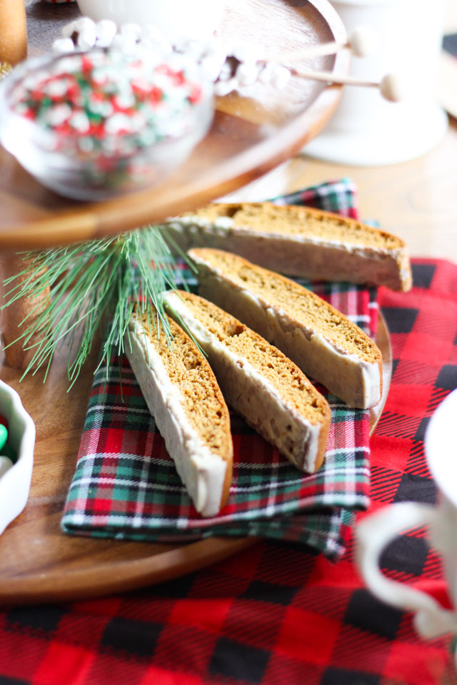 Easy Christmas centerpiece idea - use a tiered platter and Christmas treats!