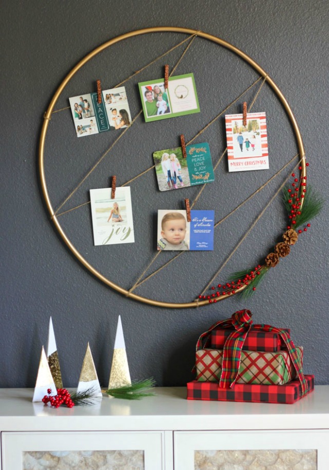 Hula hoop decor: holiday card display