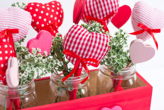 Skip the flowers and make this heart bouquet for your Valentine instead!