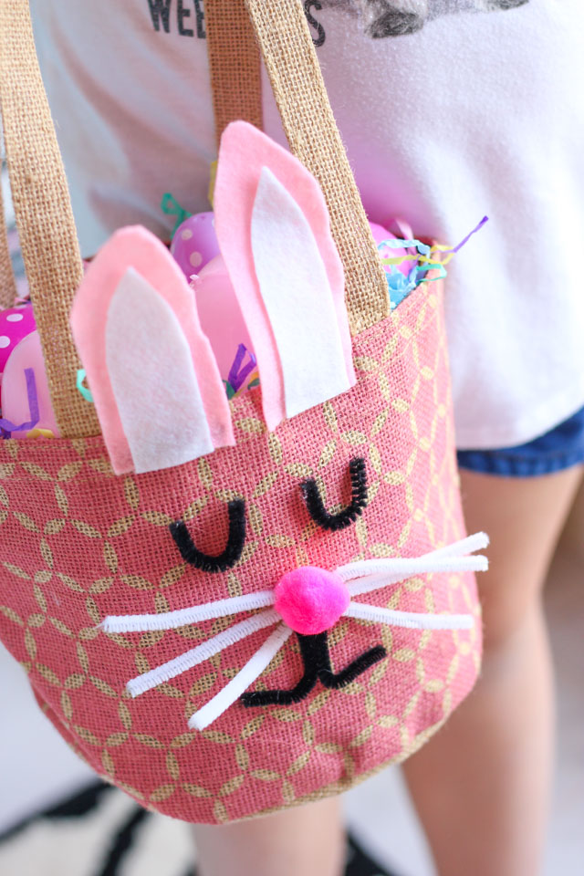 Turn a bag into an bunny Easter basket in under 30 minutes for under $10! #easterbasket #easterbasketideas #bunnybasket