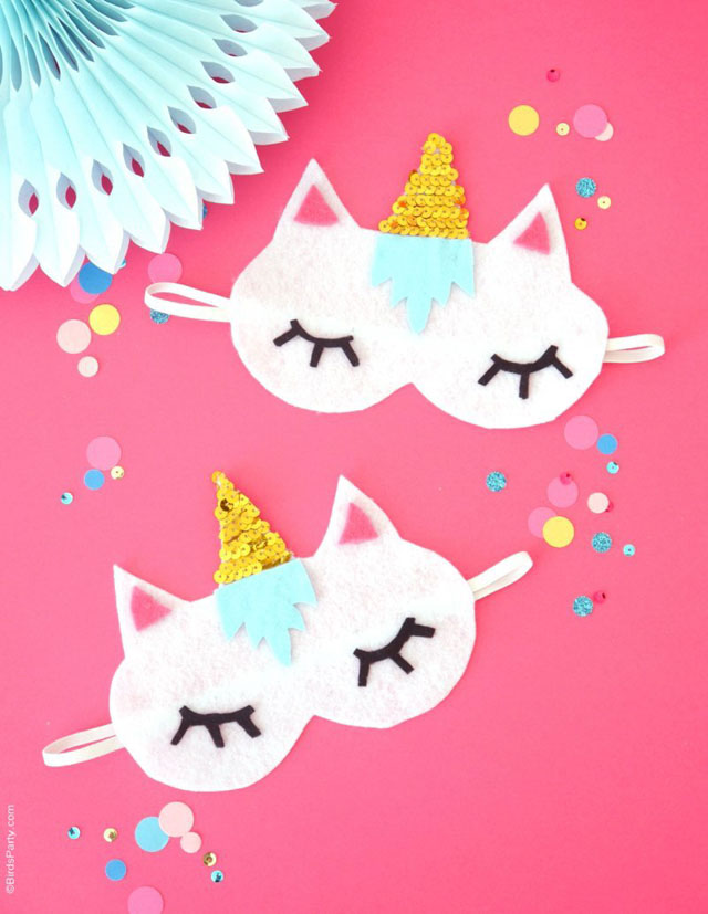 Check out 13 of the sweetest unicorn craft ideas you'll find. So much cuteness! #unicorncraft #unicorncrafts #unicornparty #unicorndecor