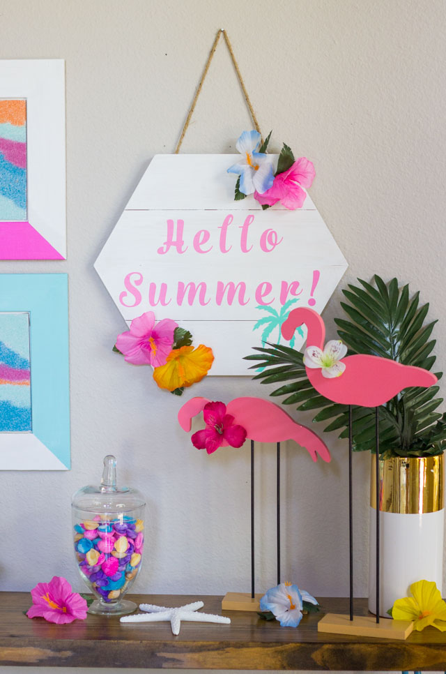 DIY Hello Summer wood sign #hellosumer #summerdecor #summercrafts