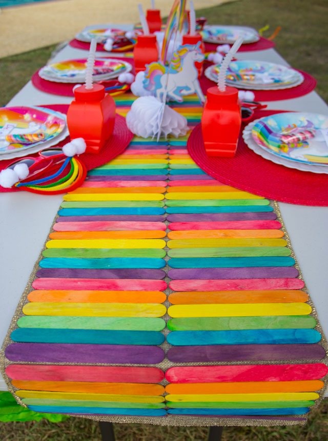 Lots of simple ideas for a rainbow unicorn birthday pool party! #unicornparty #rainbowparty #unicornbirthday