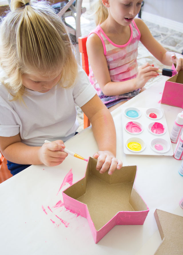 Stenciling paper mache with kids #stencil #papermache #marthastewart