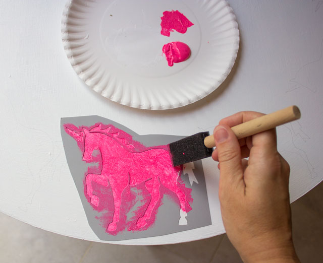 Stencil a kids table with unicorns! #unicorns #stencil #kidstable #marthastewart