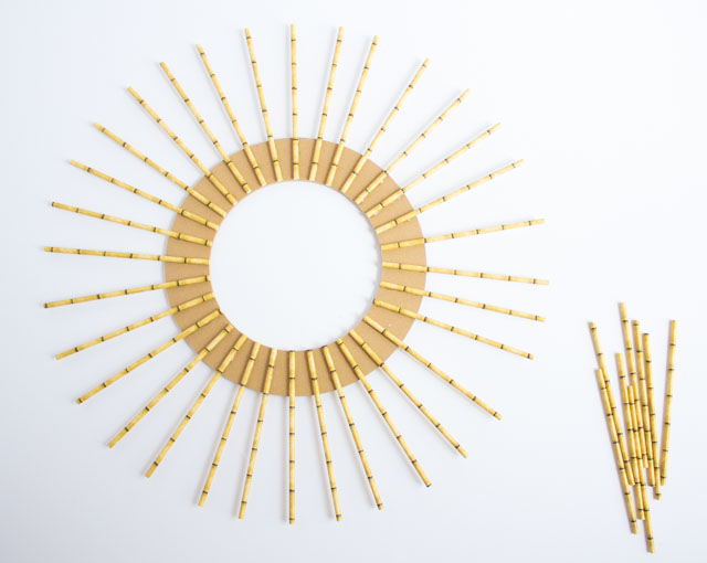 https://designimprovised.com/wp-content/uploads/2018/09/how-to-make-a-starburst-straw-wreath-7.jpg