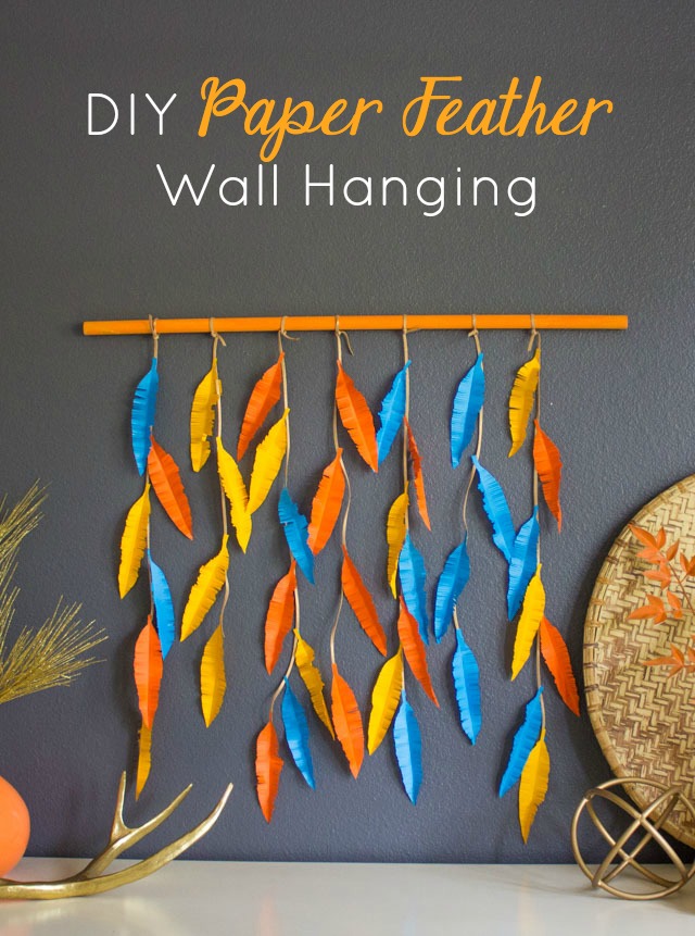 This paper feather wall hanging is so easy to make! #wallhanging #featherwallhanging #paperart This paper feather wall hanging is so easy to make! #wallhanging #featherwallhanging #paperart