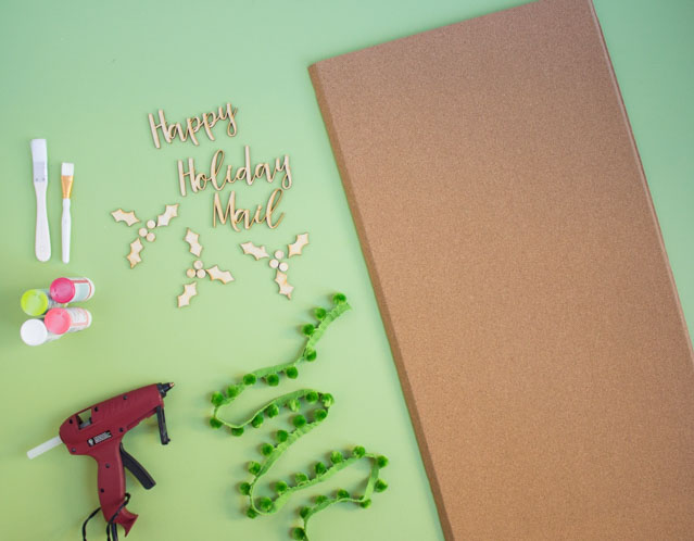  Create a holiday card display with a cork board! #holidaycarddisplay #christmascarddisplay #christmascardholder #cardholder #carddisplay #craftcuts