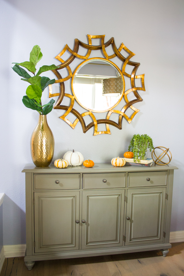 Serene blue and gold modern dining room makeover #diningroom #moderndiningroom #bluediningroom #diningroommakeover