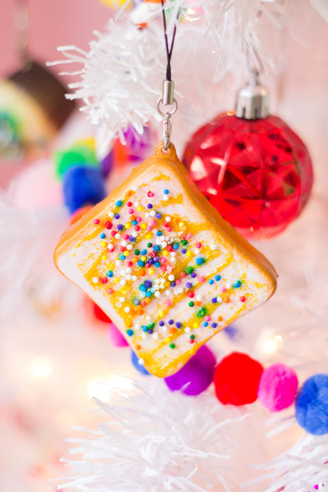 Make squishie sweet treat Christmas ornaments! #squishie #squishies #squishiecraft