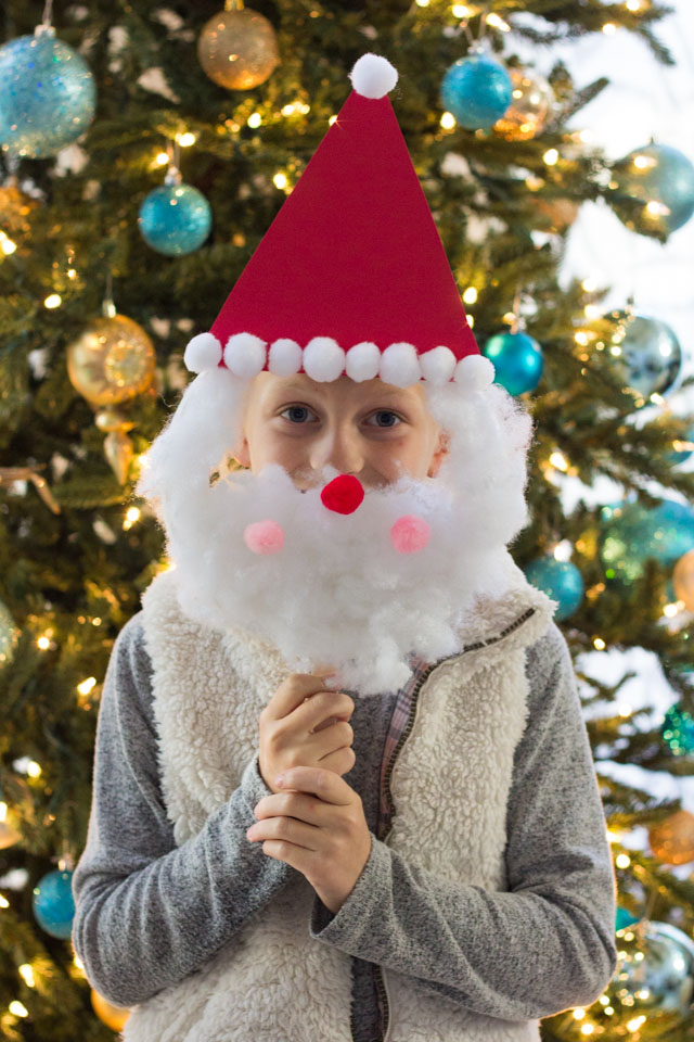 Turn paper plates into the cutest Christmas masks featuring Santa, Mrs. Claus, and Frosty the Snowman! #kidscrafts #kidsChristmascrafts #paperplatecrafts #Christmascrafts