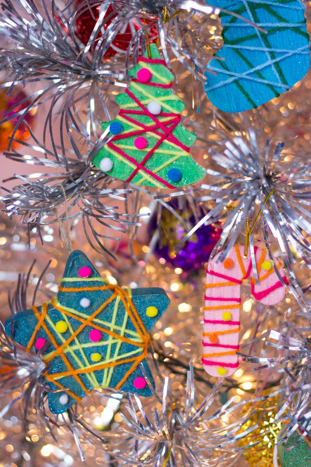 DIY Yarn-Filled Clear Ball Christmas Ornaments Idea