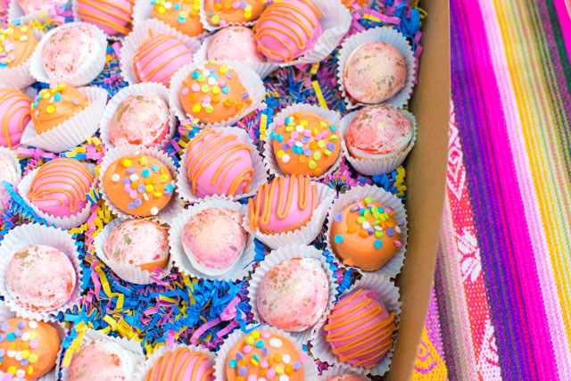 Cake balls from Annie's Petite Treats #cakeballs 