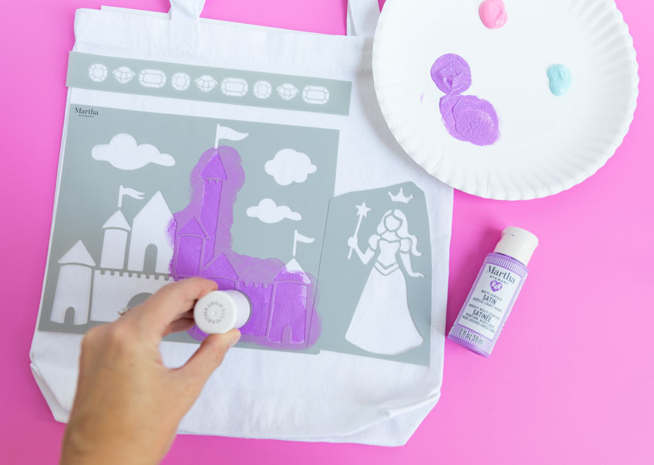 Stenciling princess bag