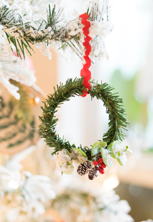 Make the Cutest Mason Jar Lid Wreath Ornaments! - Design Improvised