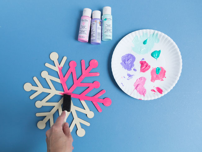 Giant Wooden Snowflakes with Pom-Poms! - Design Improvised