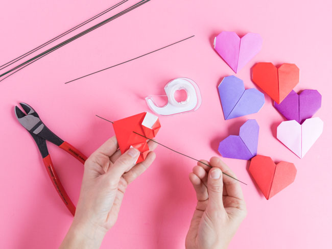 How to make origami flowers with hearts