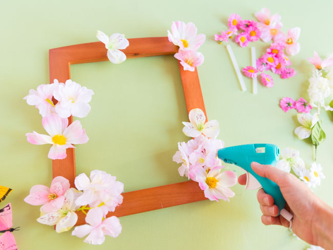 DIY Floral Butterfly Frame - Design Improvised