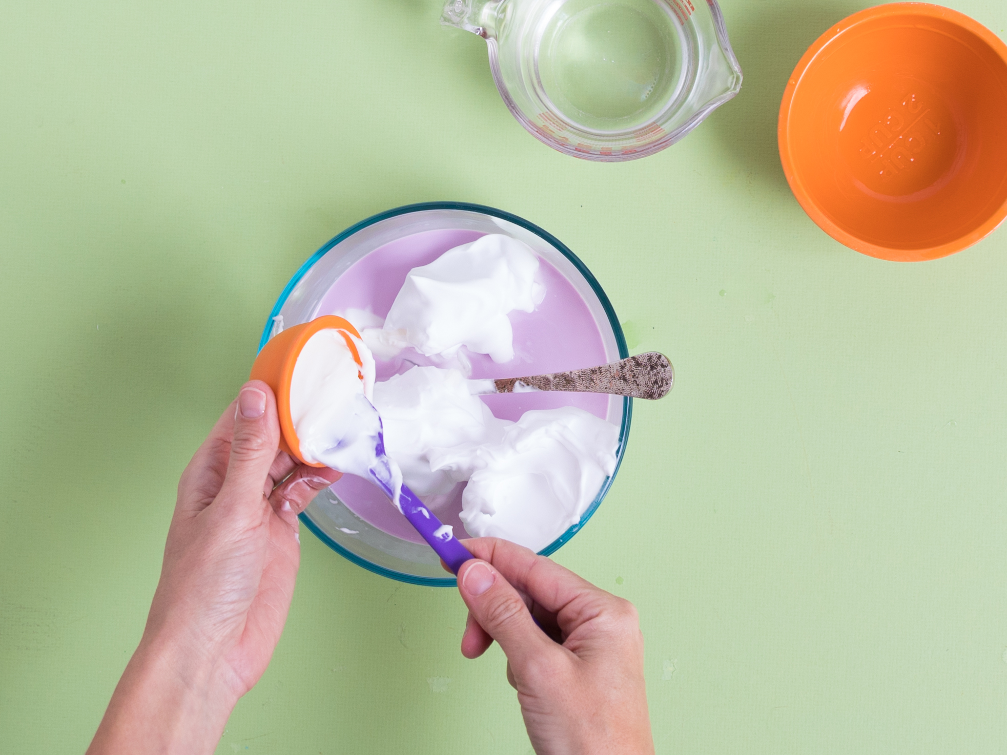 How to Make Fluffy Easter Slime - Living Well Mom