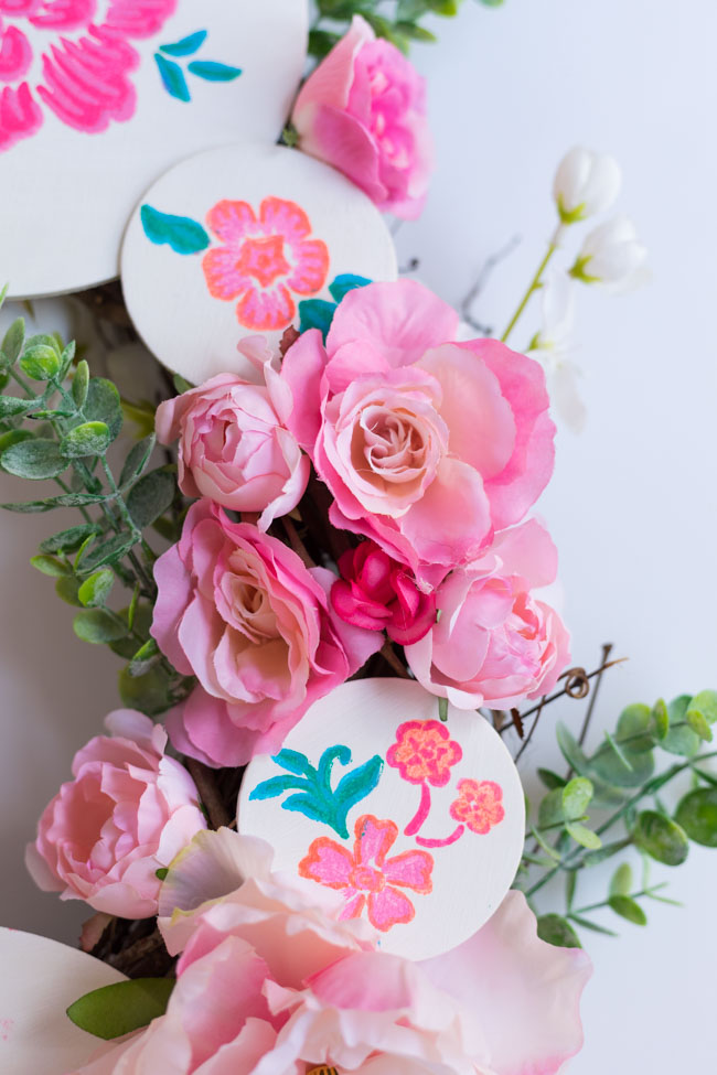 DIY Painted Wood Slice Flower Wreath