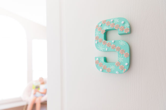 DIY Kids Bedroom Monogram Sign