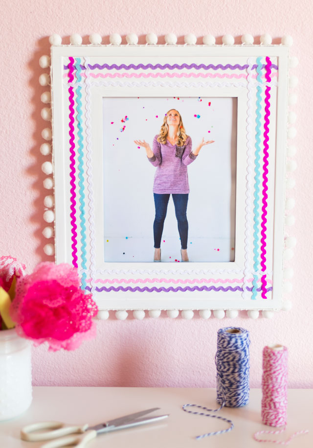 DIY Rickrack Picture Frame Idea