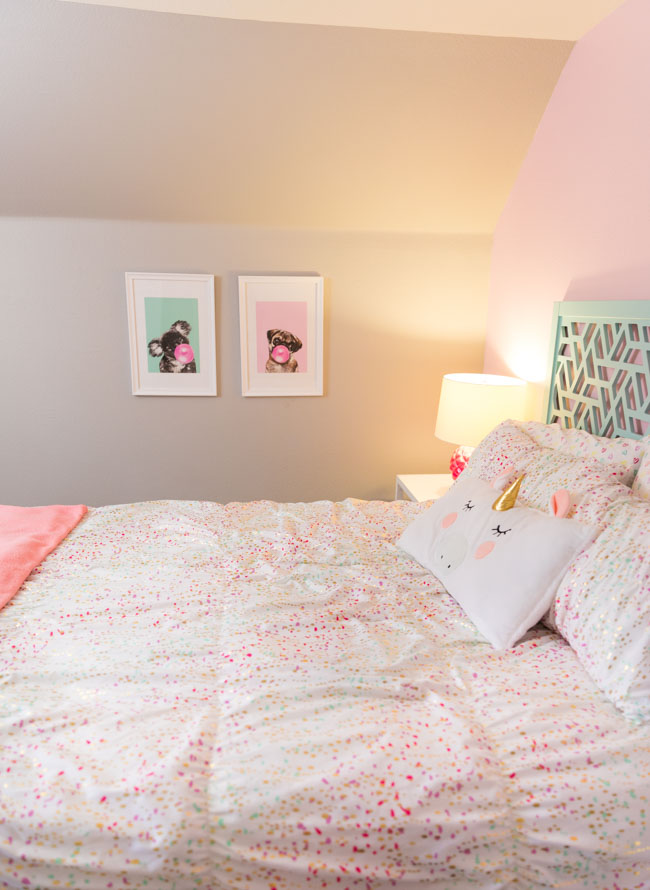 Girls bedroom with Pillowfort Iridescent Comforter