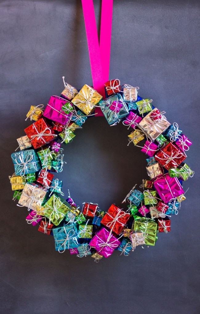 DIY present wreath with mini gift box ornaments