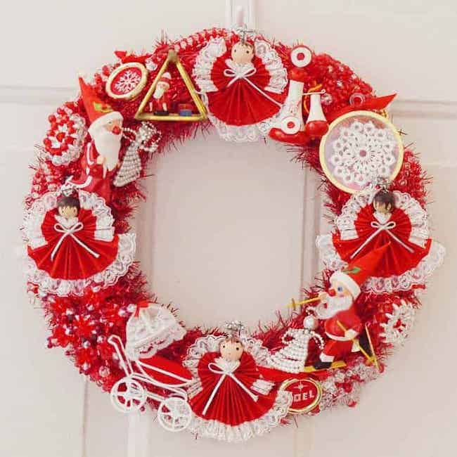 Red vintage ornament wreath