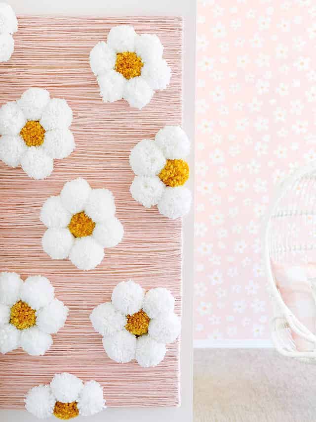 DIY Flower Wall HangingPom-Pom Daisies