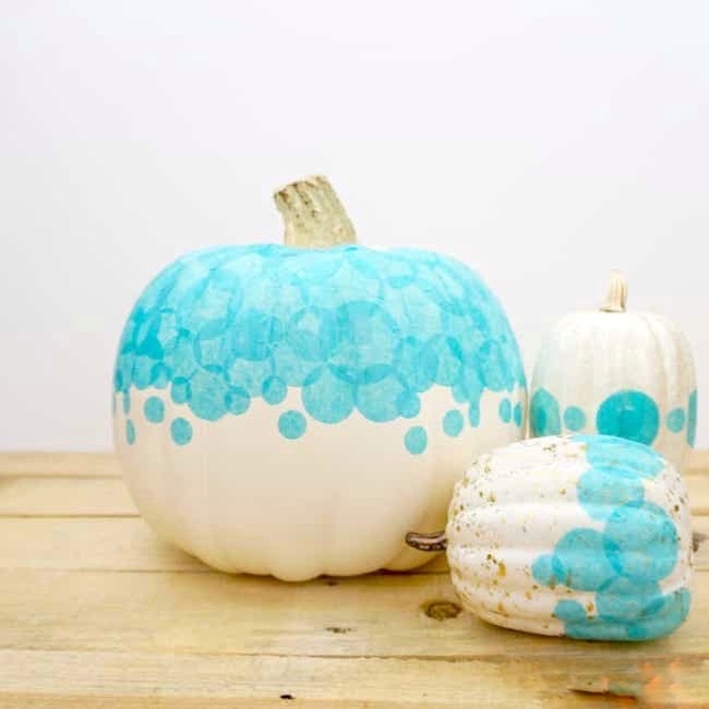 How to decorate pumpkins with tissue paper