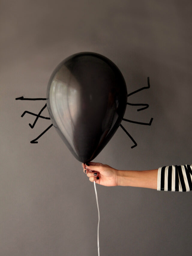 how-to-make-halloween-spider-balloons